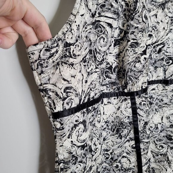 Lane Bryant black and white Floral lace overlay cap sleeve Blouse size 22 24 - Picture 2 of 8